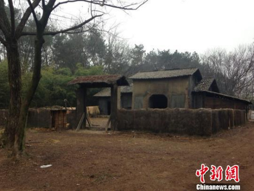 东阳先锋村的茅草屋　<a target='_blank' href='http://www.chinanews.com/' >中新网</a> 李婷婷　摄