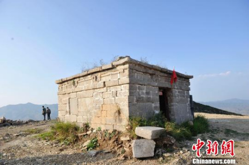 重建于明代正德年间的猴王庙几经战火频于破败，娄烦花果山生态苑有限公司董事长强俊奎决意重新开发花果山景区续旺香火。　韦亮　摄