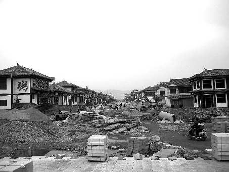 2009年4月，正在建设之中的沂南县诸葛亮文化广场。