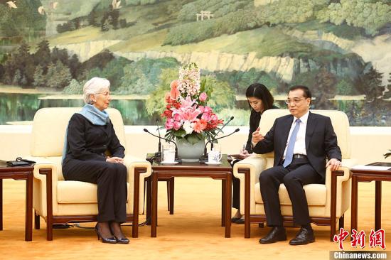3月21日，中国国务院总理李克强在北京人民大会堂会见国际货币基金组织总裁拉加德。<a target='_blank' href='http://www.chinanews.com/'>中新社</a>记者 盛佳鹏 摄